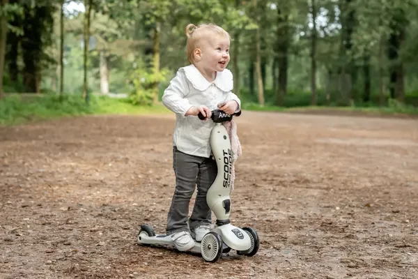 Milou ist 19 Monaten alt und 87 cm groß