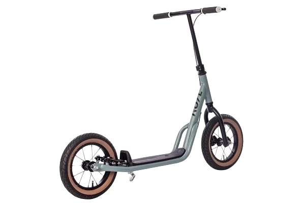 Mit Handbremse am Hinterrad