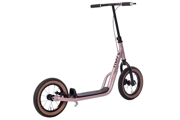 Mit Handbremse am Hinterrad