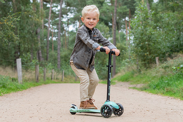 Julius ist 3 Jahre alt und 98 cm groß