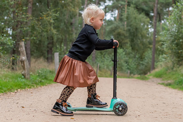 Esmee ist 2 Jahre alt und 92 cm groß
