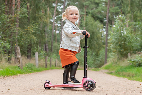 Esmee ist 2 Jahre alt und 92 cm groß