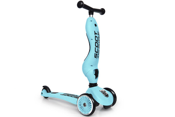Position 2: ein Roller