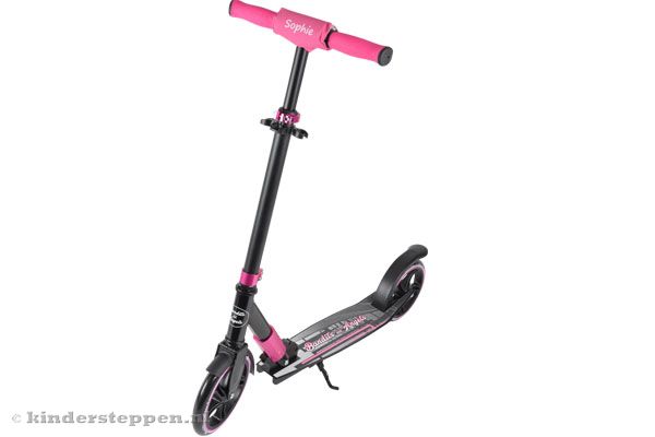 Jetzt weiß jeder, dass der schöne Roller dir gehört!