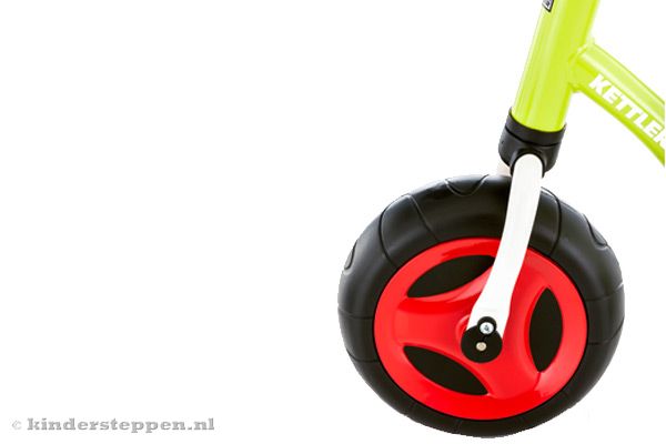 Breites (geräuscharmes) Vorderrad für zusätzliche Stabilität