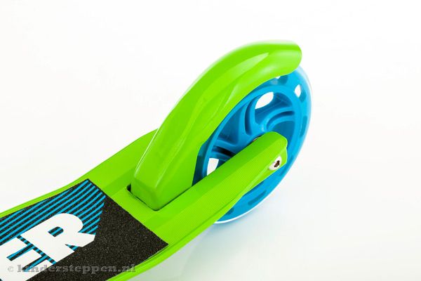 Ausgestattet mit Fußbremse