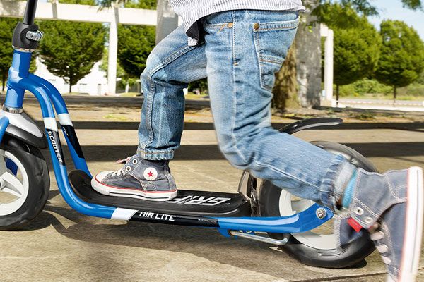 Unterwegs mit dem coolen Roller