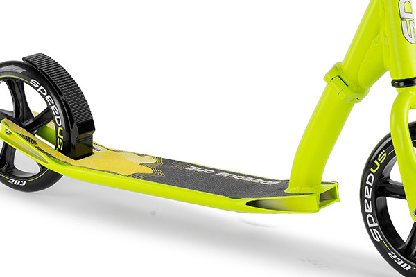 Mit extragroßer Trittstufe aus Aluminiumprofil