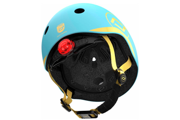 Mit Lüftungsöffnungen