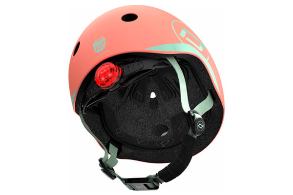 Mit Lüftungsöffnungen