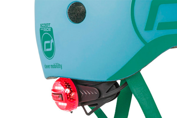 Mit LED-Leuchte