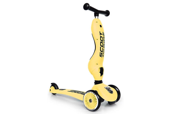 Position 2: ein Roller