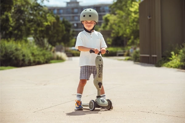 Werkzeugloser Umbau zum Roller